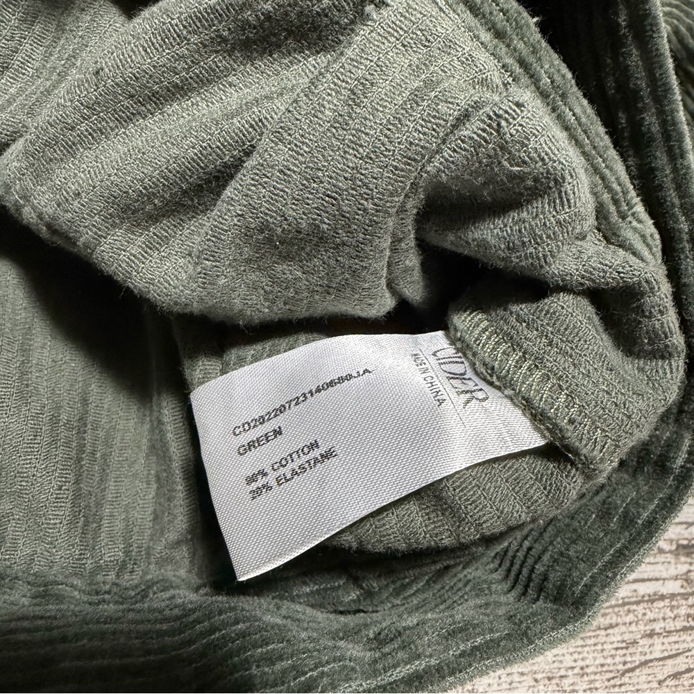 Cider Cropped Corduroy Jacket Women’s S Green Button Front Casual - Picture 7 of 7